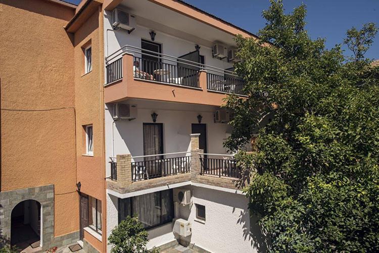 Hotel Omirico Гоувия Экстерьер фото